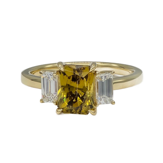 Mali Garnet and Diamond Ring in 14K Yellow Gold