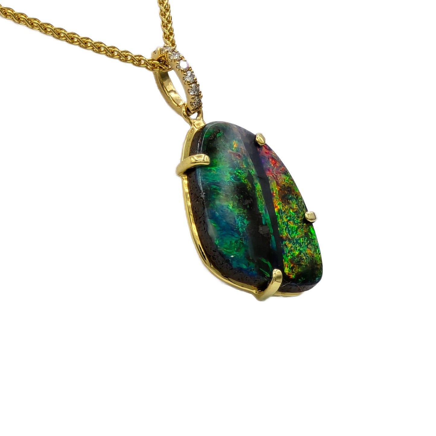 boulder opal pendant in 18K yellow gold