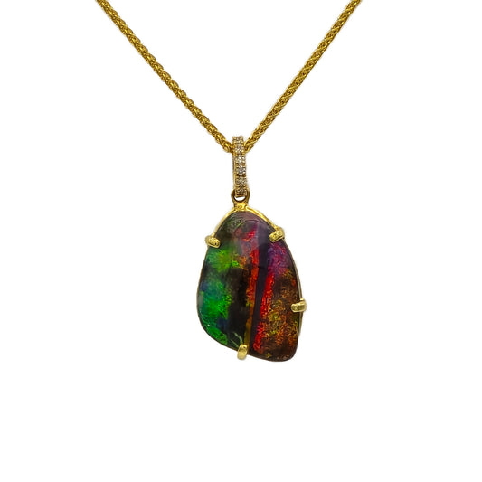 boulder opal pendant in 18K yellow gold