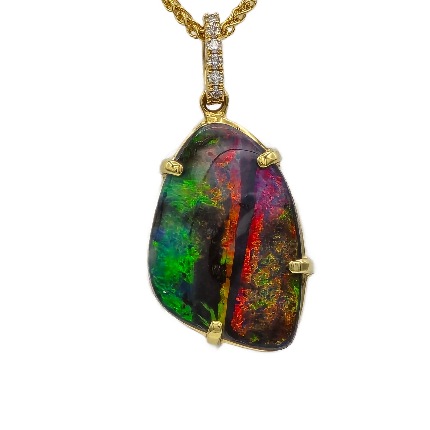 boulder opal pendant in 18K yellow gold