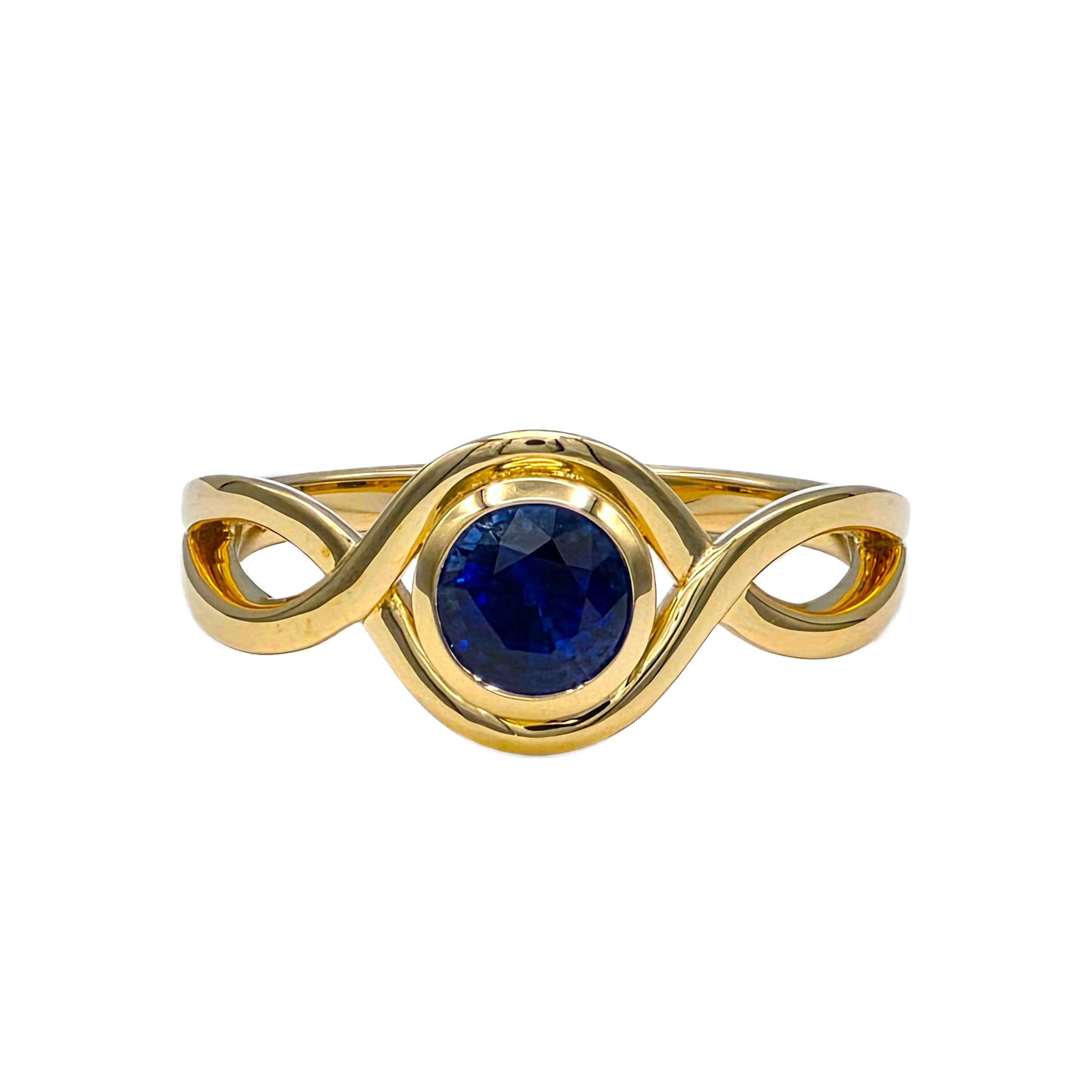 0.86 Carat Round Sapphire Ring in 14K Yellow Gold