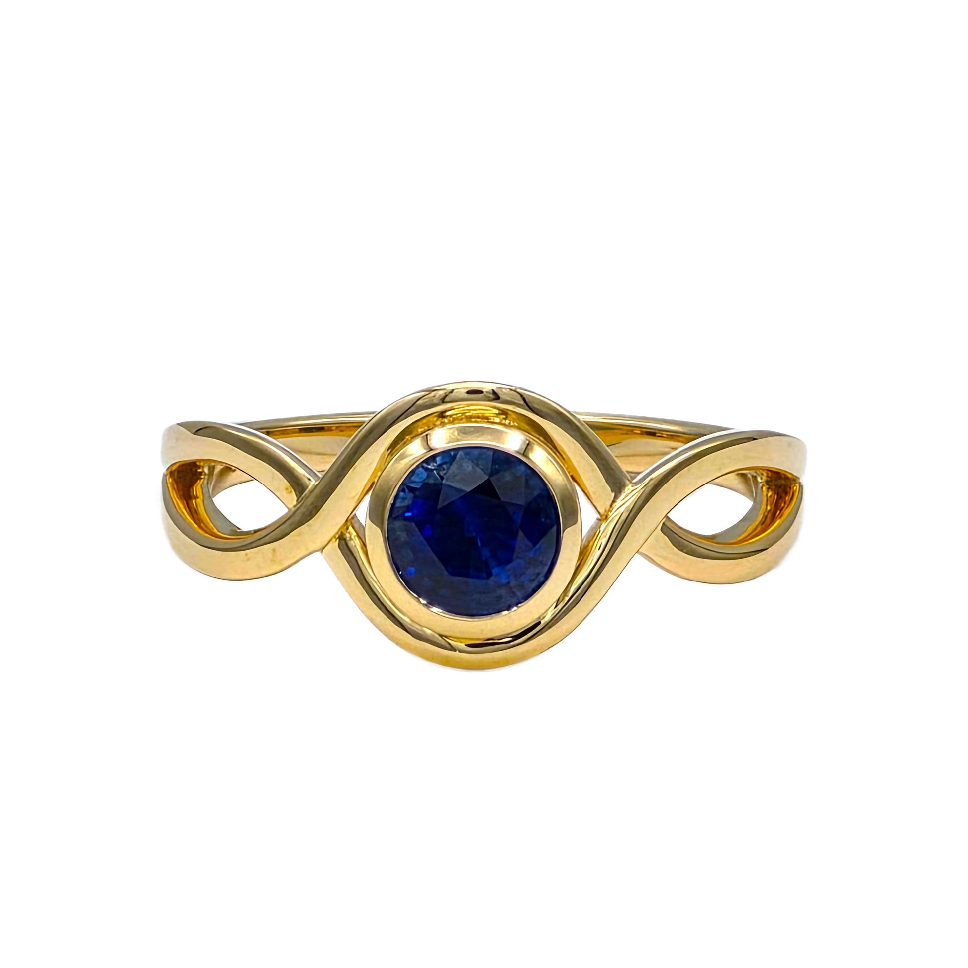 0.86 Carat Round Sapphire Ring in 14K Yellow Gold