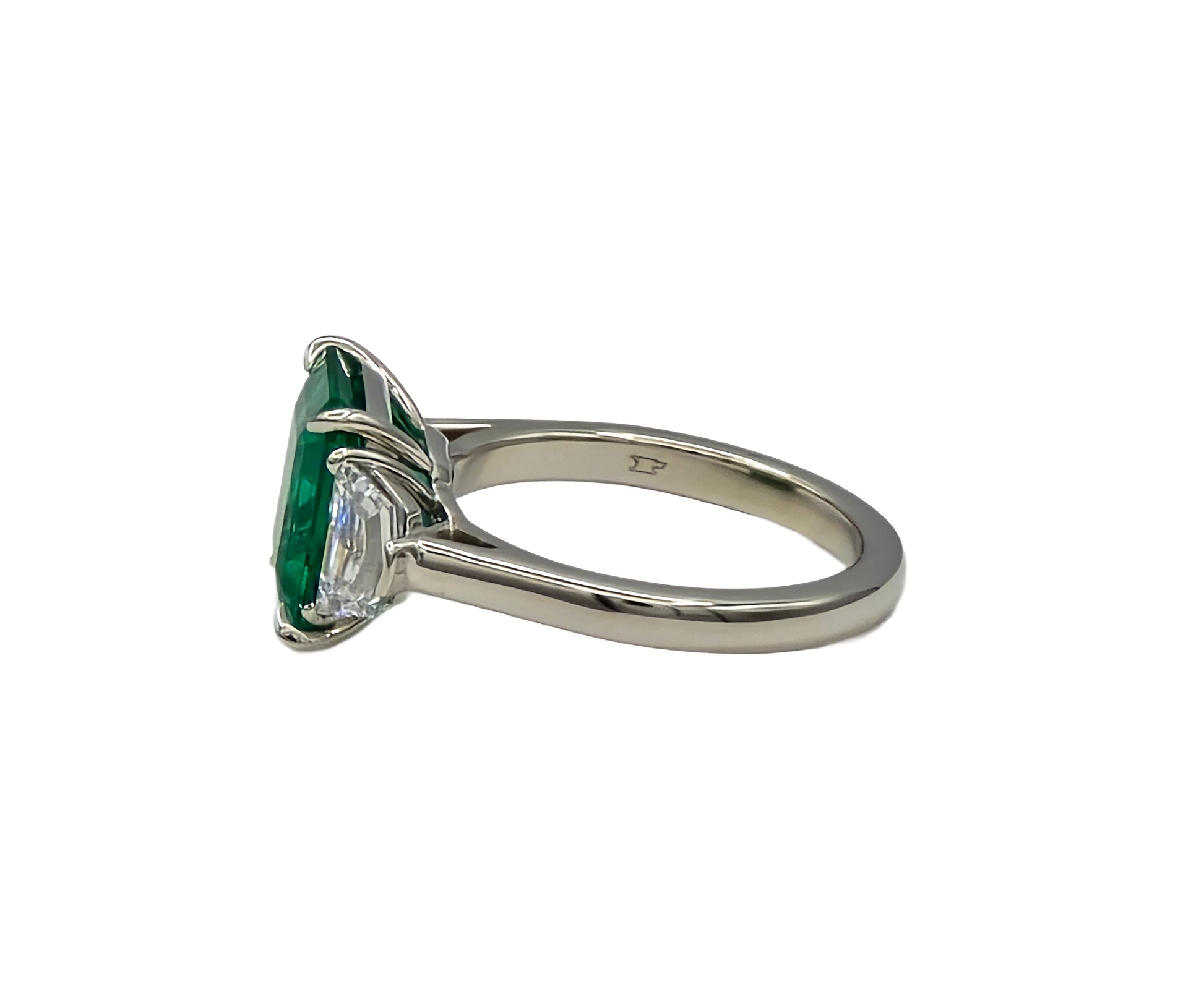 Columbian Emerald and diamond ring with AGL Report