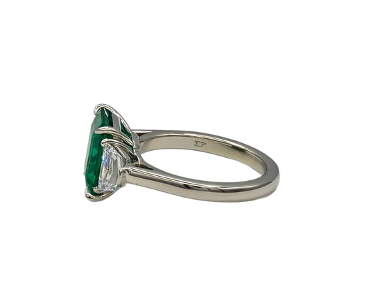 Columbian Emerald and diamond ring with AGL Report